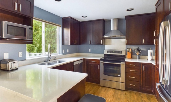 Stevens House | Spacious Washington Park 3BR w/Garage, nr Dining & Shops, by Blueground