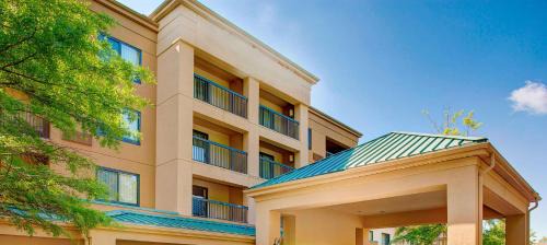 Crestline Heights Hotel | Spark by Hilton Birmingham Colonnade