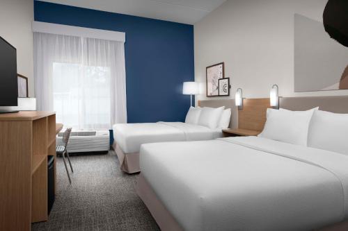 Oak Park - Northwood Hotel | Spark By Hilton San Antonio Airport