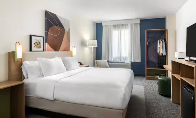 Williamsburg Hotel | Spark by Hilton Williamsburg Historic Area