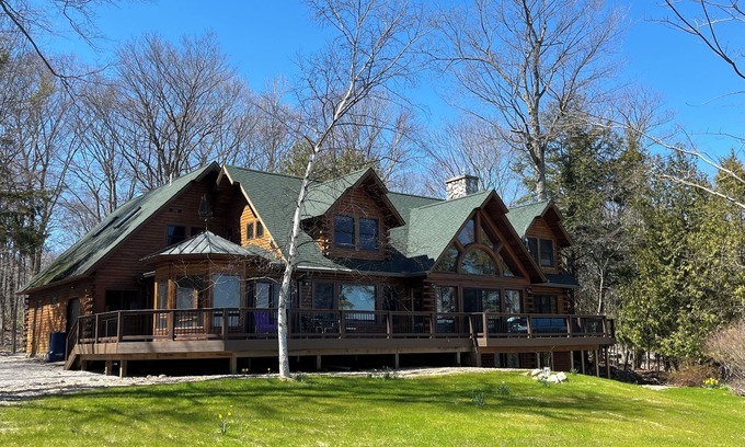 Northport Cabin | Spend the summer at this pristine house on Grand Traverse Bay!