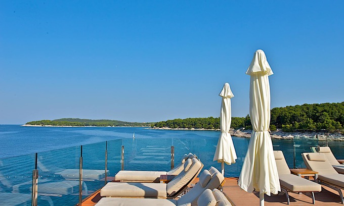 Pula Resort | Splendid Golden Rocks Resort