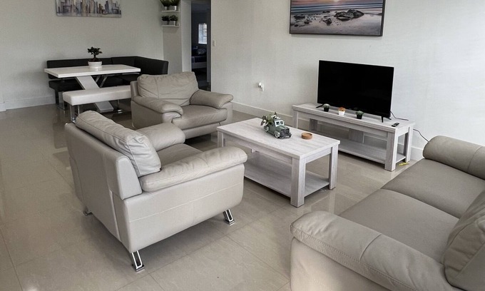Driftwood House | Splendid Hard Rock Adventure Multi-unit Home