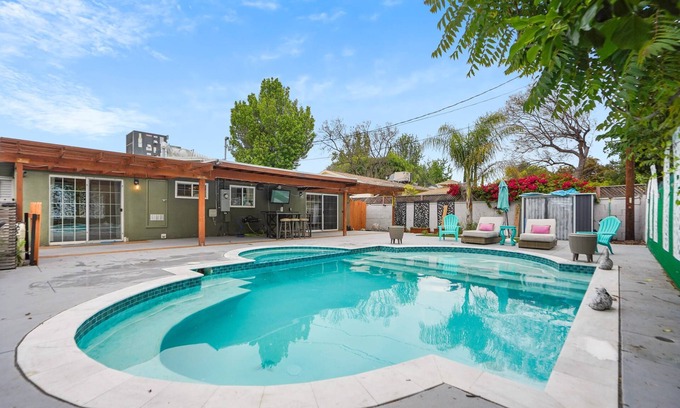 Valley Glen House | Spooktacular Sale Now!
