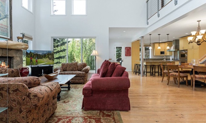Highland Meadows House | Sprawling West Vail House - Close to Slopes!