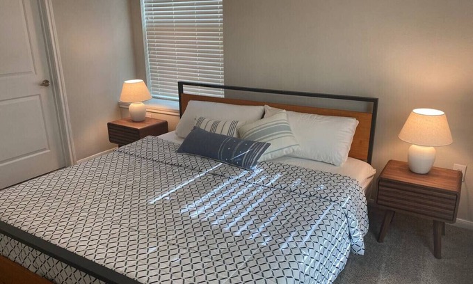 Spring Apartment | Spring Modern Longterm King Bed fully equipped
