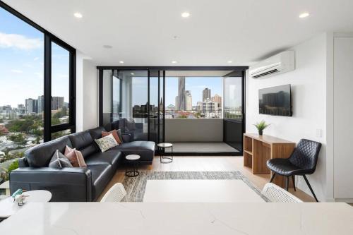 Spring Hill Apartment | Springhill close to CBD 2B1B and Parking - SH1108