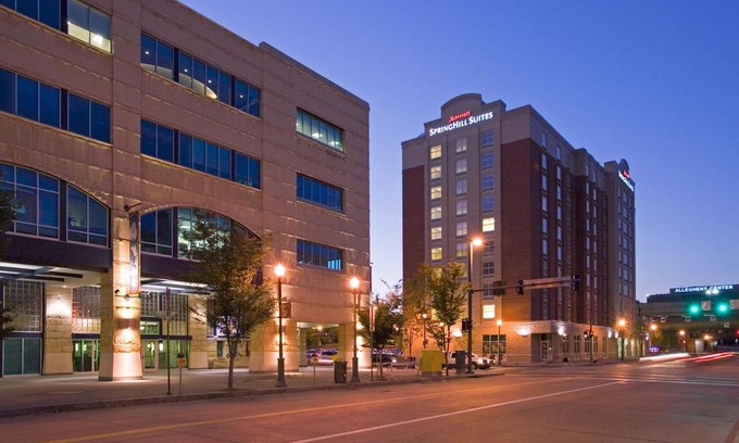 North Shore Hotel | SpringHill Suites by Marriott Pittsburgh North Shore