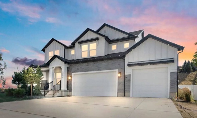 Draper Apartment | Springtime Saddle - Lux Mountain Top Home