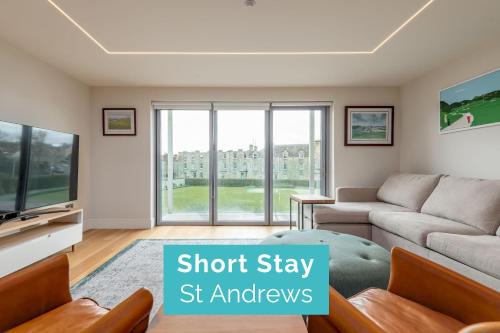 St. Andrews Apartment | Square Green - No 13 Balcony