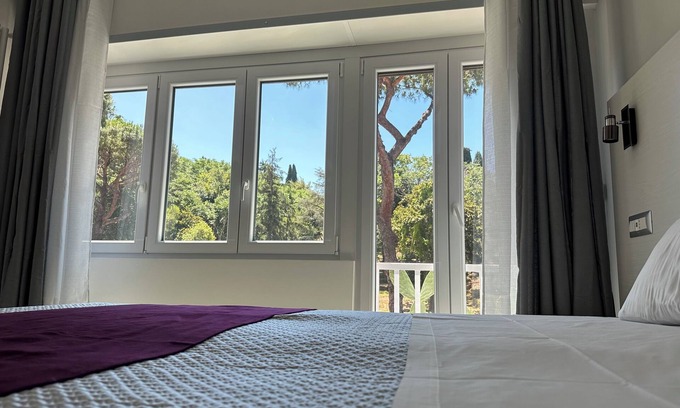 Quartiere XIII Aurelio Bed & Breakfast | St.Peter's Moon