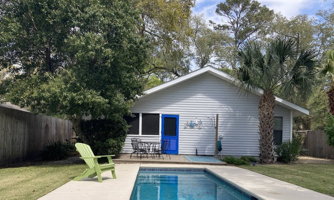 Demere Park Cottage | St Simons 3BR/3BA with pool near everything.