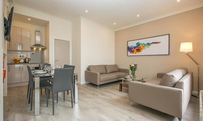 City Centre Dublin Apartment | St Stephen's Green District-1