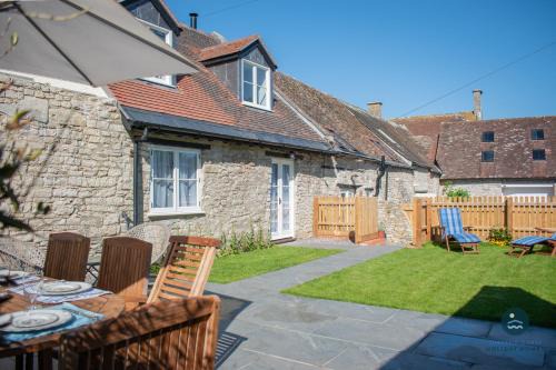 Holworth House | Stable Cottage at Poxwell Manor