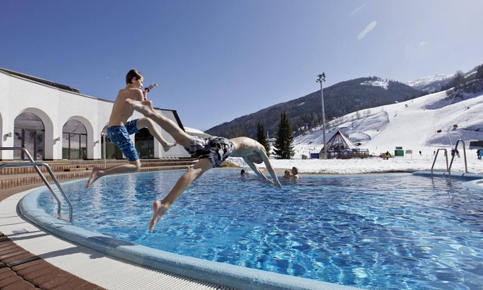 Untertschern House | Standard Familienzimmer Frühstück - Hotel Gut Trattlerhof & Chalets