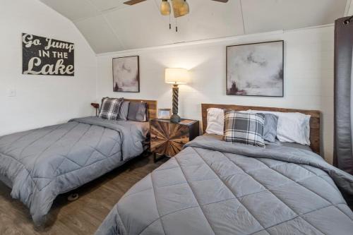 Oil City House | Stargazercaddo Lake Cabin With Kayaks