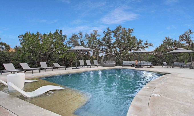 Canyon Lake Cabin | Starlight Horizon 3 Cabins (LMN) Pet-Friendly Texas Hill Country Group Stay Near