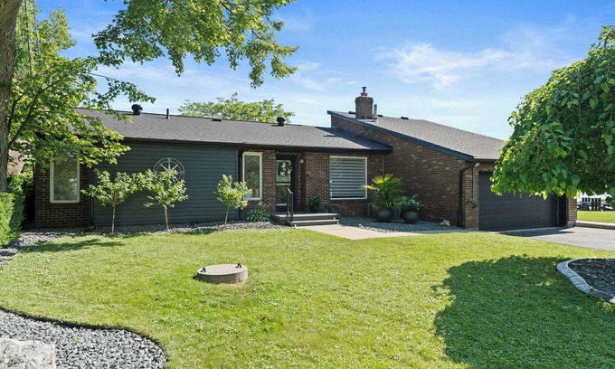 Amherstburg House | Start of the EPIC Wine Trail, Harrow on Beautiful Lake Erie