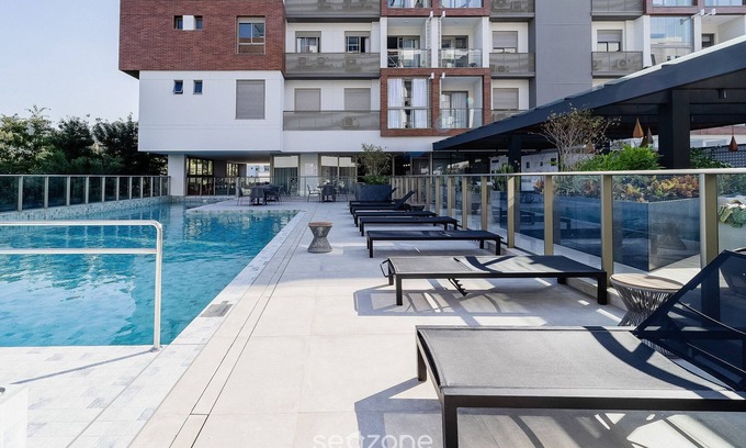 Corrego Grande Apartment | Stay in a Building With a Pool, Gym, and Leisure - SSL