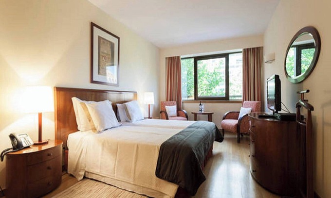 Santo Antonio Apartment | Stay in the Heart of Lisbon-Altis Suites hotel