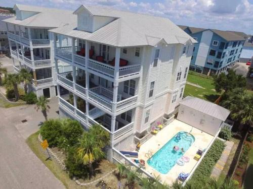 North Carolina Coast Apartment | Stay Salty Villa with views of canal and short walk to beach