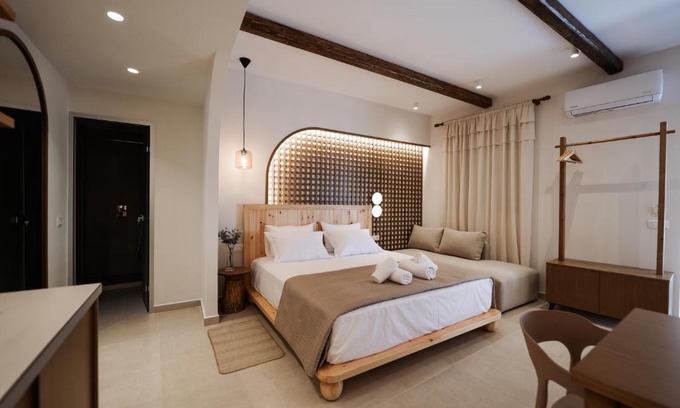 Himare Apartment | Stefaneli Studios