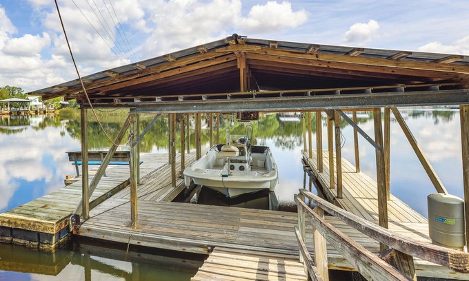 Steinhatchee Cottage | Steinhatchee Home w/Grill & Screened-in Porch