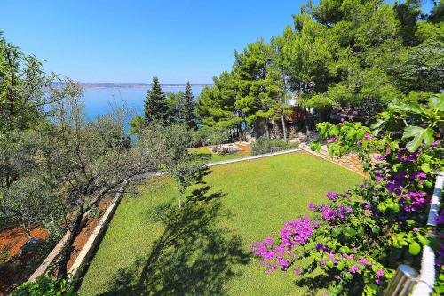 Starigrad House | Steinhaus Mirko