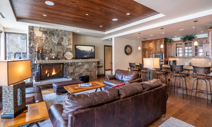 Vail Condo | Steps from chairlift - 4 BR Luxury sleeps 10 w/ski concierge & hotel services!