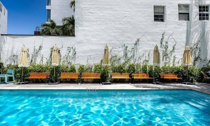 West Avenue Apartment | Steps from Miami Attractions | Walkable South Beach Studio