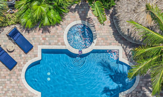 Birch Park Finger Streets House | Steps from the Beach/Heated Pool/Seaside Key