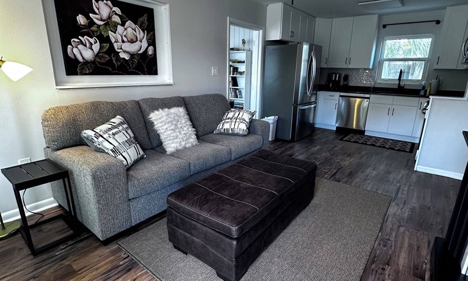 Bonnie Brae Cottage | Steps to Beach and located in the heart of the Flagler Ave. district.