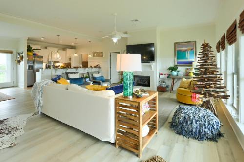 Port Bolivar House | Steps to Bolivar Beach Home with Deck and Grill