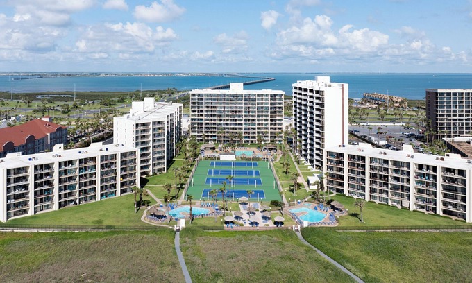 South Padre Island Condo | Steps to Pool & Beach: South Padre Island Retreat!