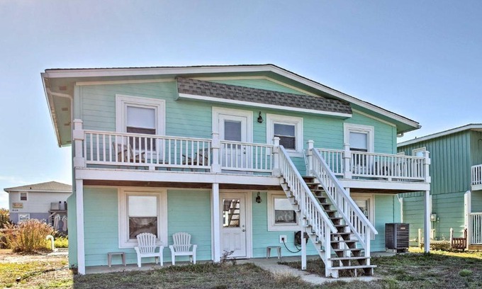 Holden Beach House | Steps to Shore! Group Retreat in Holden Beach