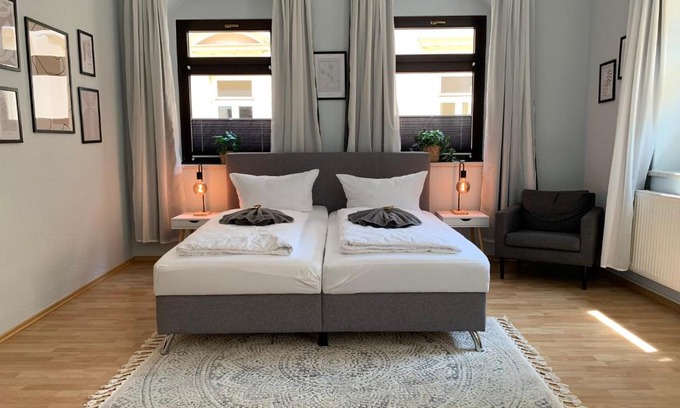 Bad Schandau Apartment | Stilvolle Altbauwohnung - Parkplatz, WLAN, Netflix, Zentrum Bad Schandau