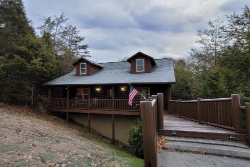 Sevierville House | Stone Bridge Retreat