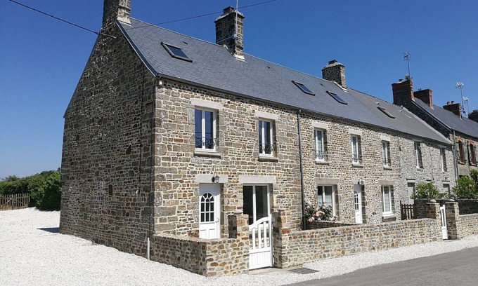 Surville House | Stone house completely renovated for 8 people
