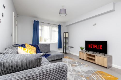 Leeds House | Stonecliffe Thirty Three By Alt-Stay Accommodation - 3 Bed House Ideal For Workforces & Relocations - Weekly & Monthly Rates Available