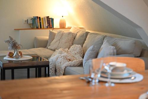 Schlitz Apartment | STORCHENNEST - Scandi Style - in der historischen Hinterburg Schlitz - mit Aufzug, Parkplatz & Garten - nahe Fulda und Bad Hersfeld