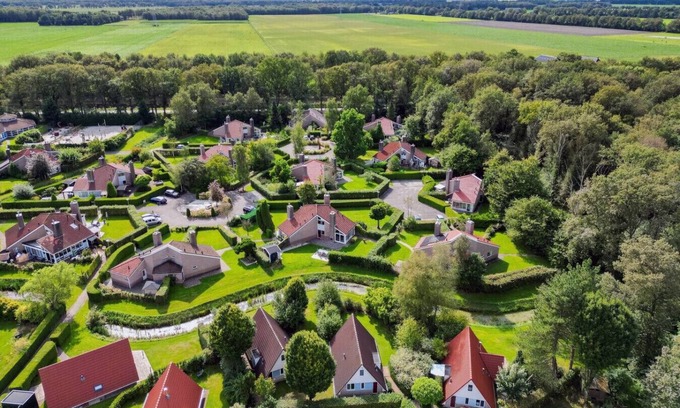 Zwiggelte House | Stork I Bungalow with large garden