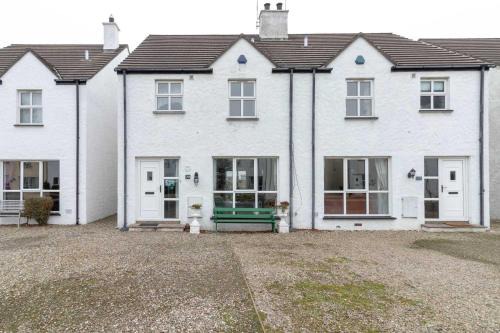 Ballycastle House | Strand Cottages Ballycastle Seafront
