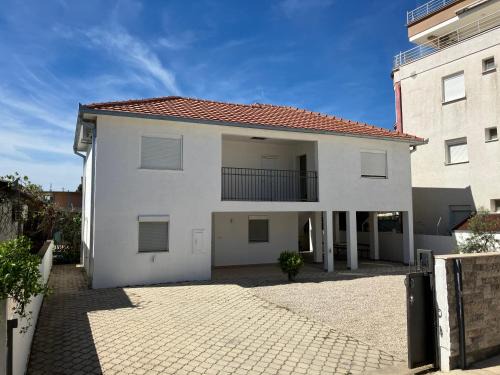 Bregvija House | Strandhaus Adria