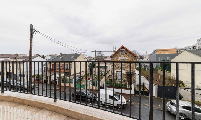 La Courneuve Apartment | Studio 20m2 Lumineux Avec Balcon - 2P
