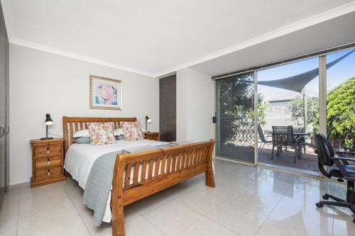 Fremantle Apartment | Studio 3 - ground floor Fremantle apartment