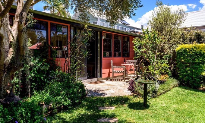 Balmain Cottage | Studio 44 B&B Balmain. A cottage in a garden.