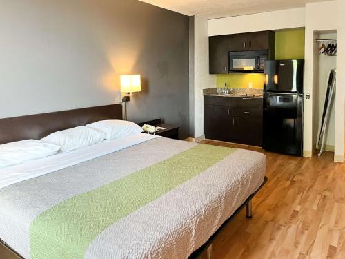 Clarion Hotel | Studio 6 Suites Clarion, PA