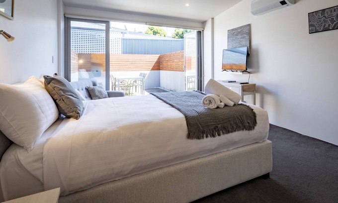 Hobart Central Business District Apartment | Studio Apartment Sandy Bay