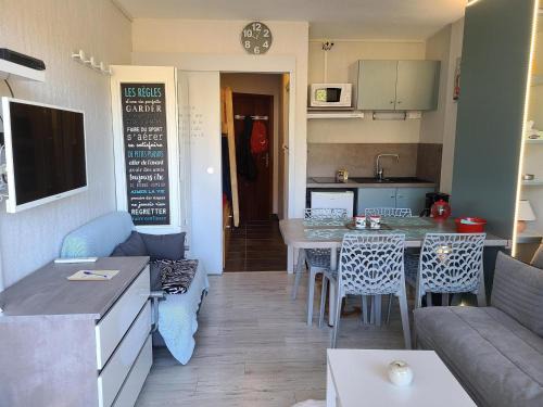 Villard-de-Lans Apartment | Studio cabine au pied des pistes – 4 pers, balcon - FR-1-689-150