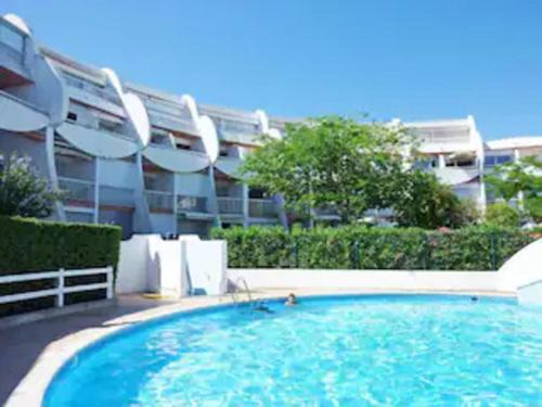 Le Couchant Apartment | Studio cabine moderne design avec vu sur jardin , piscine